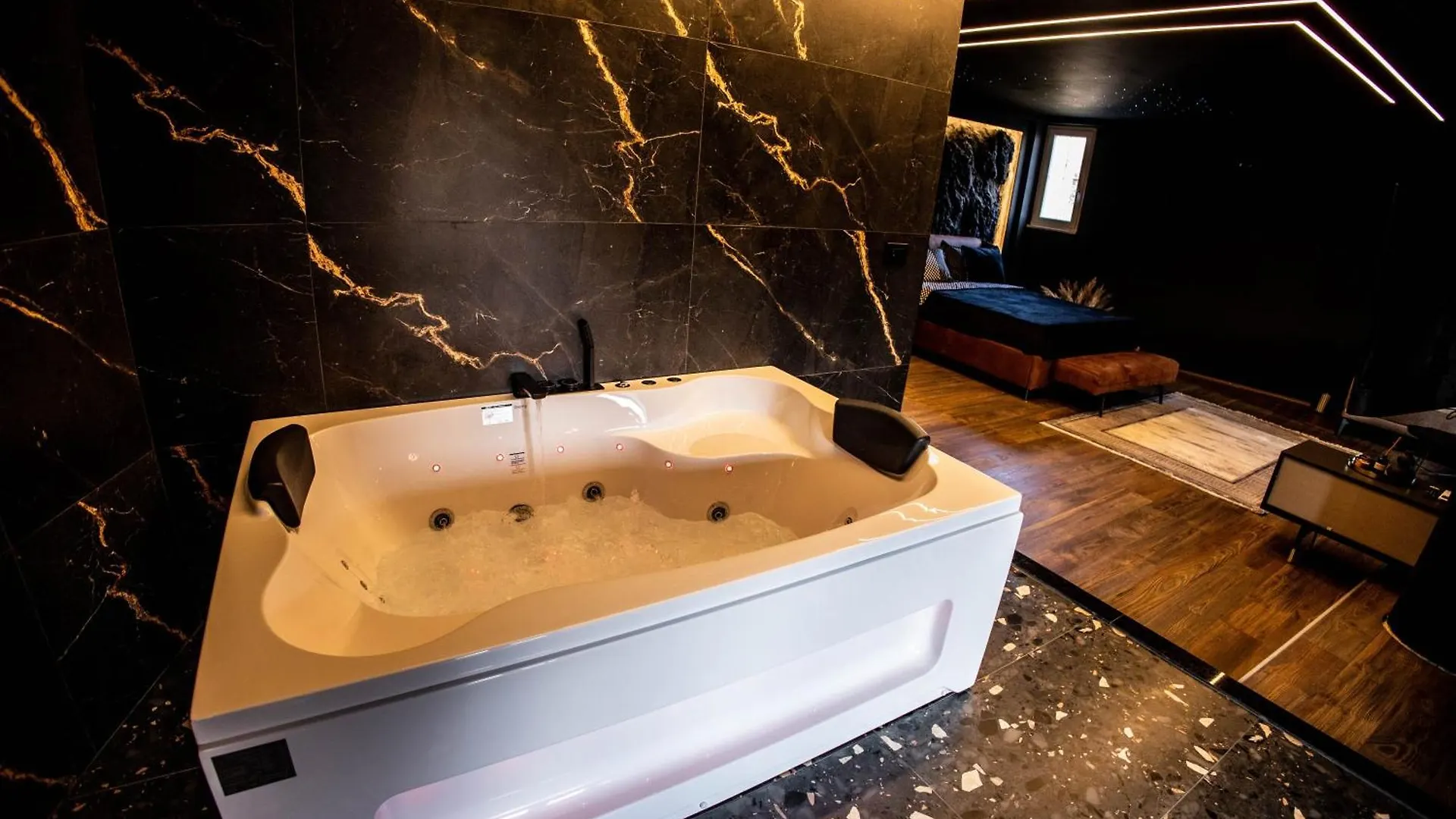 Unique Luxury Suite Shkoder Inn